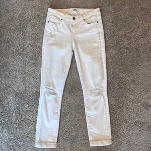 Paige skyline crop white denim jean in size 27, EUC, distressed knees, rolled he